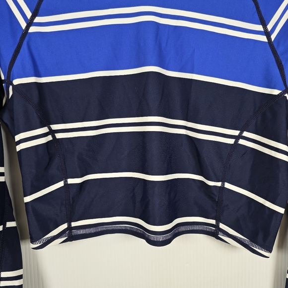 NWOT ATHLETA Blue,Black &White Striped Crop Top Rashguard UPF 50+Sz M TOP ONLY - Picture 5 of 13